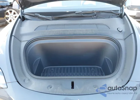 2023 Tesla Model Y Awd/Long Range Dual Motor All-Wheel Drive z USA, uszkodzony, nr VIN 7SAYGDEE6PA091538